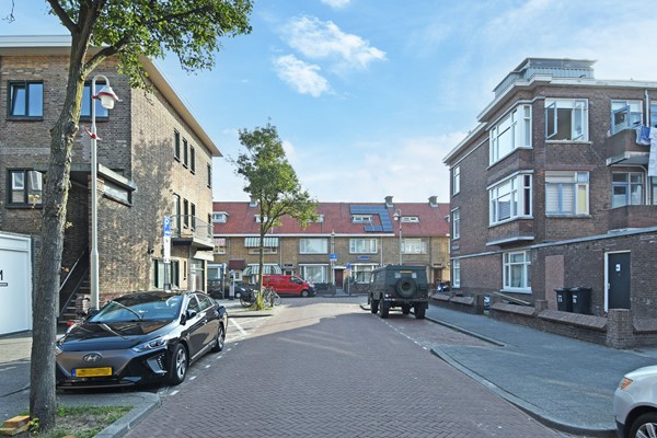 Medium property photo - Elise van Calcarstraat 9, 2522 MA Den Haag
